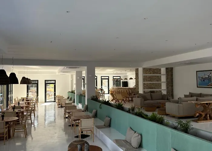 Cavo Πίσω Λιβάδι